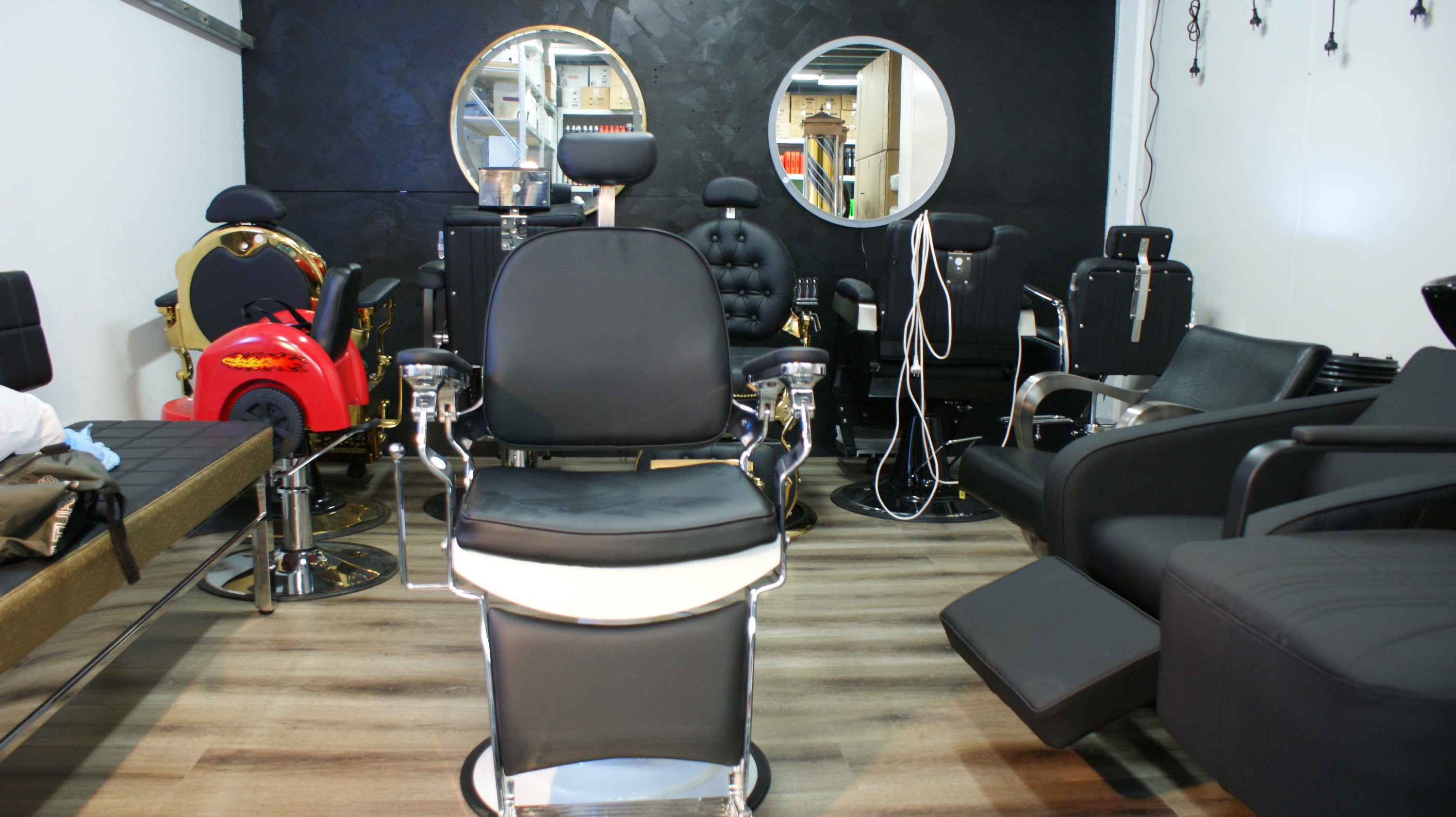 Ossion Barber Chair